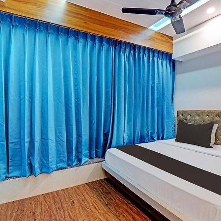 سورات Collection O Hotel Swarg المظهر الخارجي الصورة