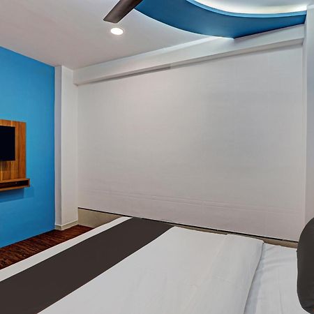 سورات Collection O Hotel Swarg المظهر الخارجي الصورة