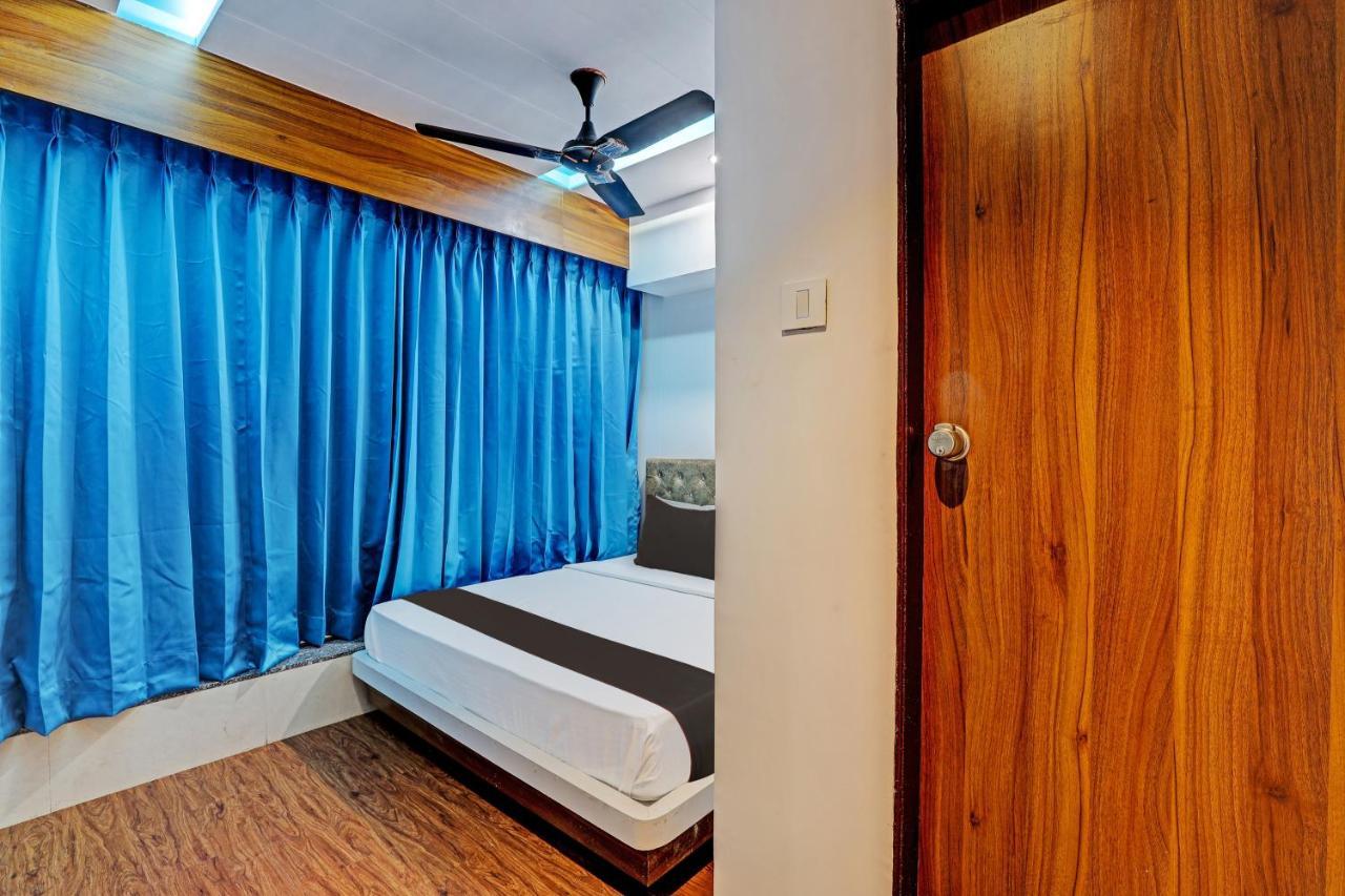 سورات Collection O Hotel Swarg المظهر الخارجي الصورة