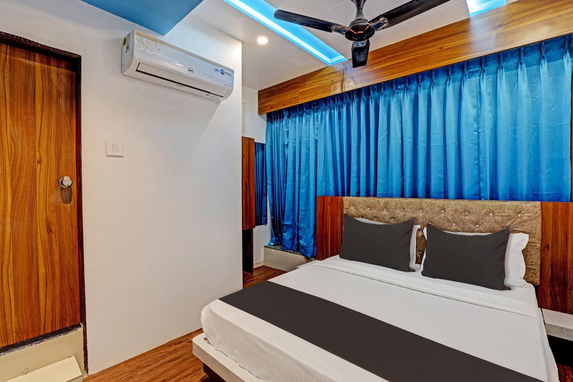سورات Collection O Hotel Swarg المظهر الخارجي الصورة