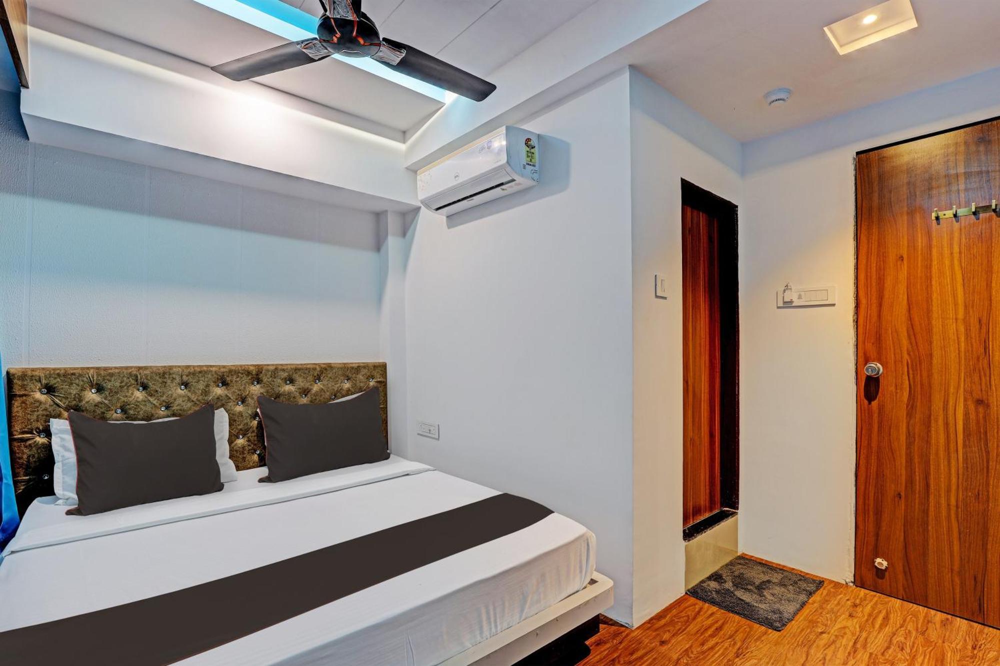 سورات Collection O Hotel Swarg المظهر الخارجي الصورة