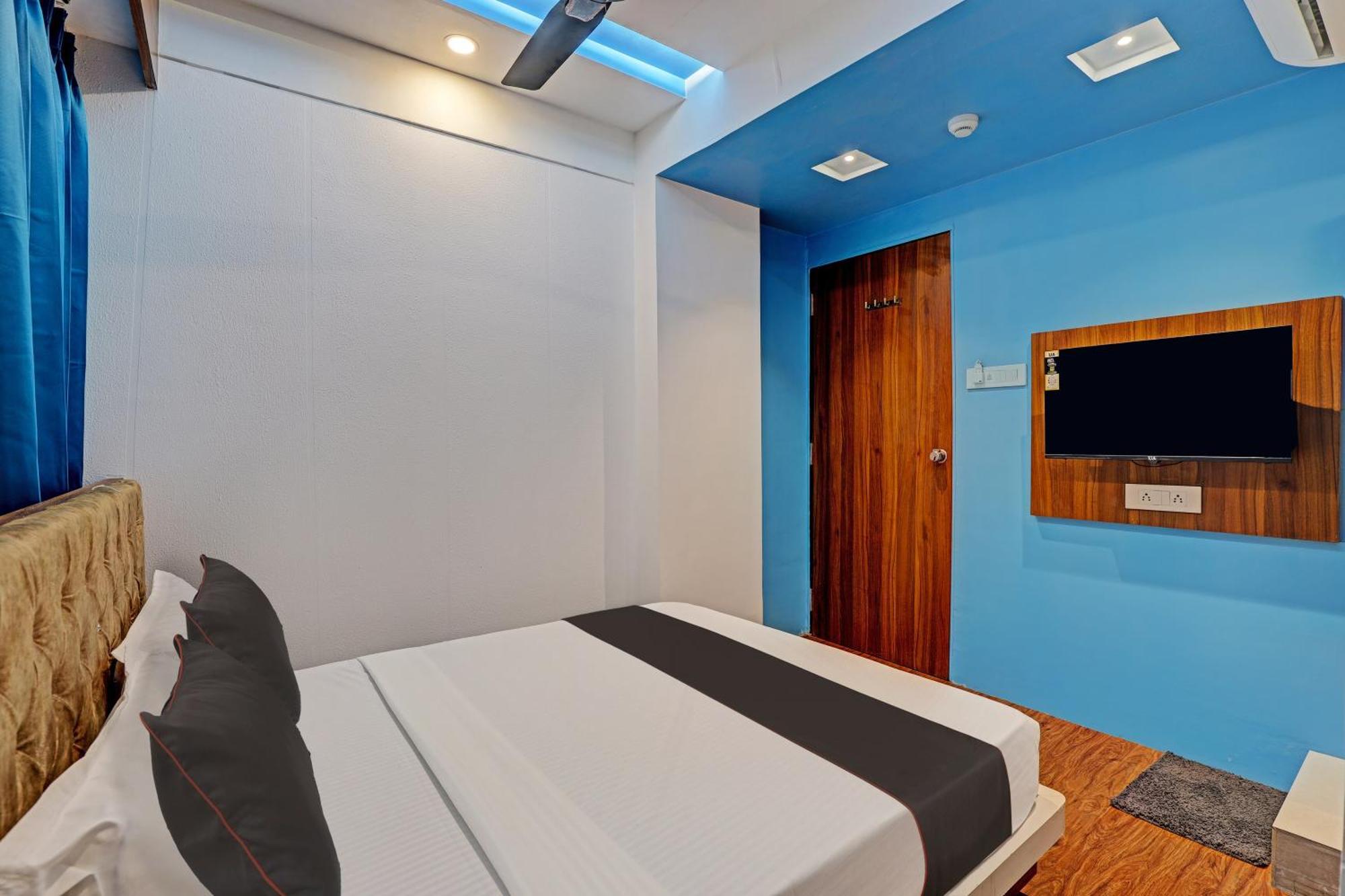سورات Collection O Hotel Swarg المظهر الخارجي الصورة