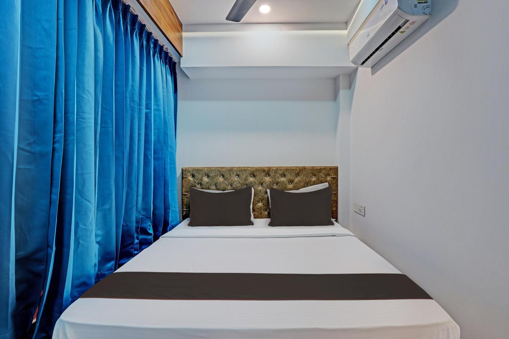 سورات Collection O Hotel Swarg المظهر الخارجي الصورة