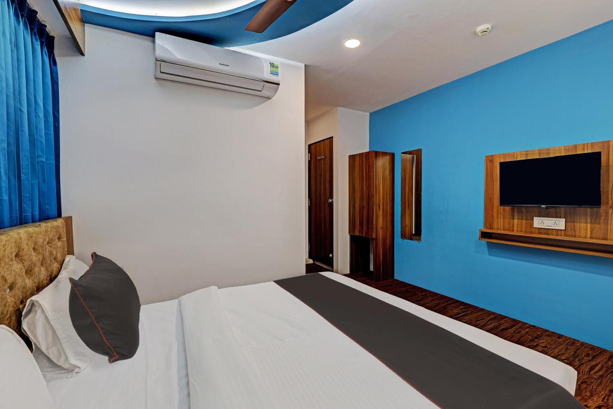 سورات Collection O Hotel Swarg المظهر الخارجي الصورة