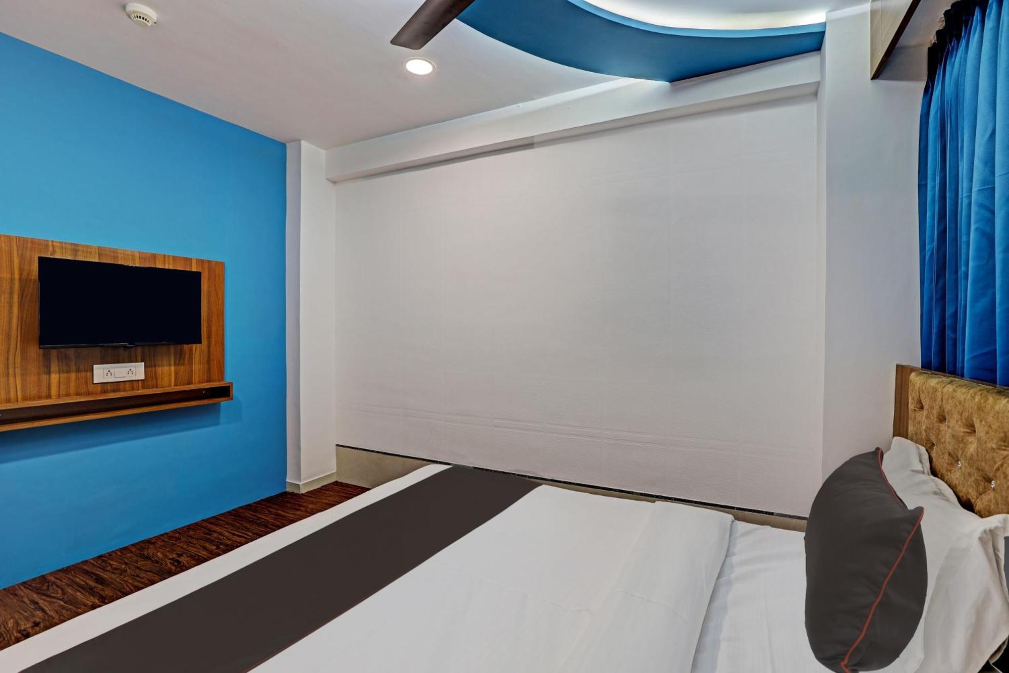 سورات Collection O Hotel Swarg المظهر الخارجي الصورة